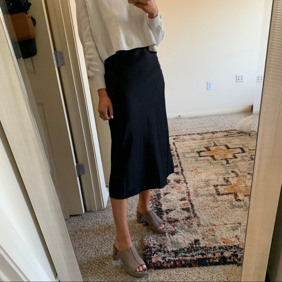 Forever 21 Dresses & Skirts - Silky bias cut black midi skirt